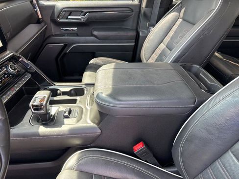 Used 2023 GMC Sierra 1500 AT4X image 19