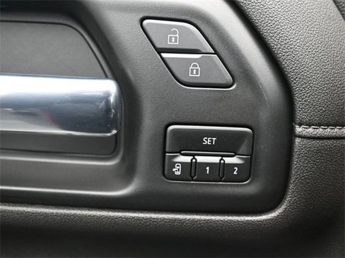 Used 2022 Chevrolet Silverado 2500 LTZ w/ LTZ Plus Package image 11