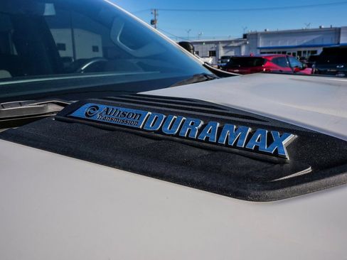 Used 2024 Chevrolet Silverado 2500 LT AWD/4WD image 11