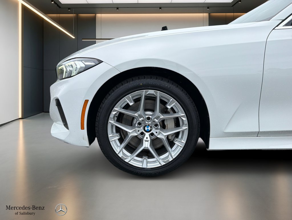 Used 2025 BMW 330i xDrive Sedan AWD/4WD image 19