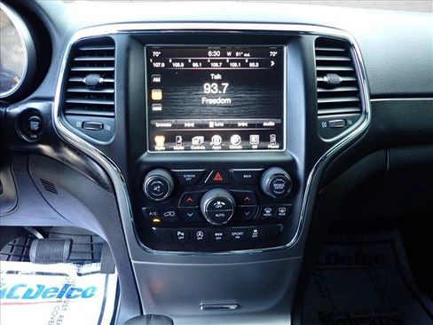 Used 2017 Jeep Grand Cherokee Altitude AWD/4WD image 17