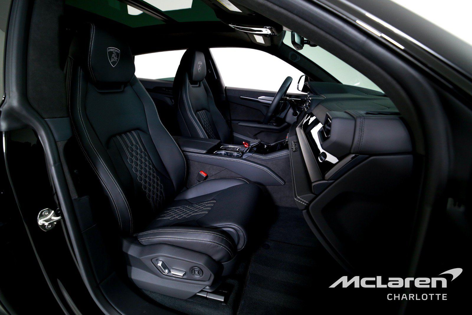 Used 2025 Lamborghini Urus S AWD/4WD image 26