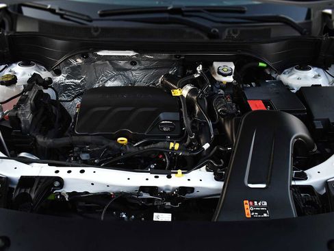 Used 2025 Chevrolet Trax RS w/ Sunroof Package image 27