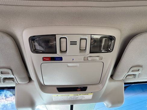 Used 2016 Subaru Legacy 3.6R Limited image 19