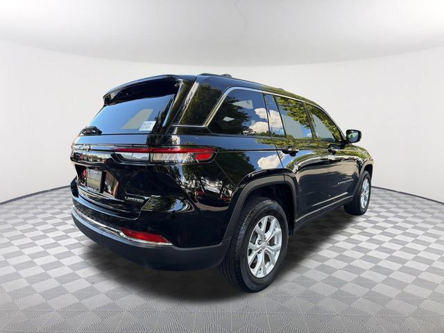 Used 2023 Jeep Grand Cherokee Limited AWD/4WD image 5