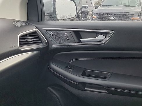 Used 2022 Ford Edge Titanium image 53
