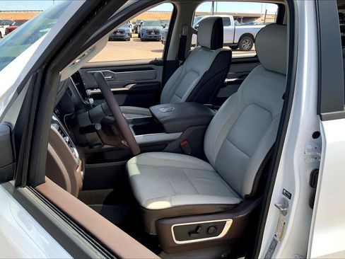 Used 2026 RAM 1500 Laramie AWD/4WD image 7