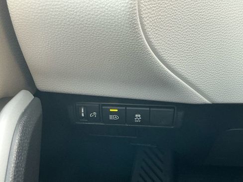 Certified 2026 Toyota Corolla Cross L FWD image 21