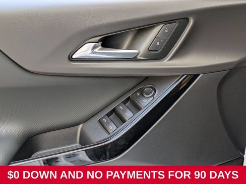 Used 2025 Chevrolet Equinox LT FWD image 13