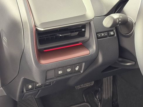 New 2026 Toyota Prius Plug-In Hybrid FWD image 11