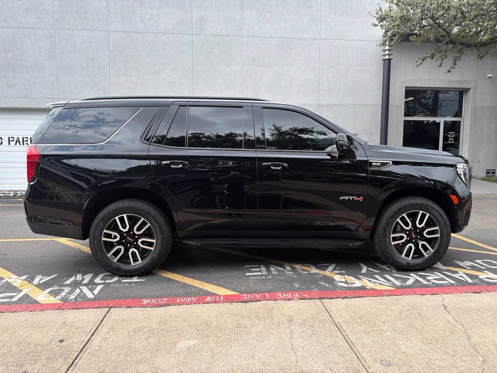 Used 2024 GMC Yukon AT4 w/ Technology Package AWD/4WD image 8