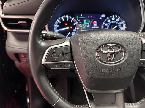 Certified 2022 Toyota Highlander XLE image 18