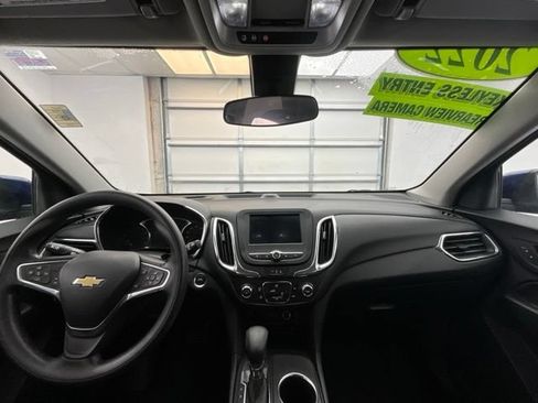 Used 2022 Chevrolet Equinox LT FWD image 2
