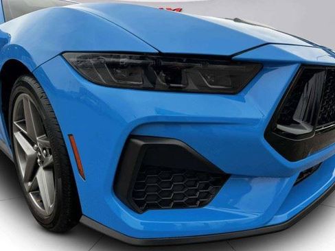 Used 2025 Ford Mustang GT RWD image 13