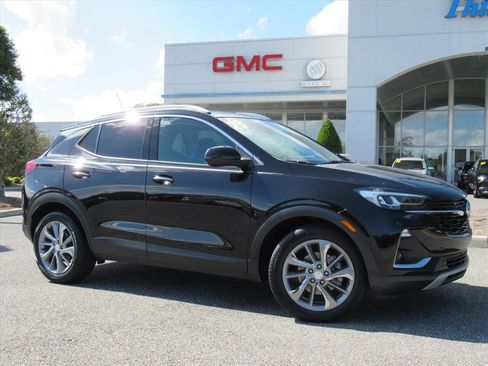 Used 2023 Buick Encore GX Essence w/ Experience Buick Package image 2