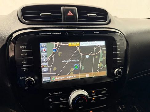Used 2019 Kia Soul + FWD image 17