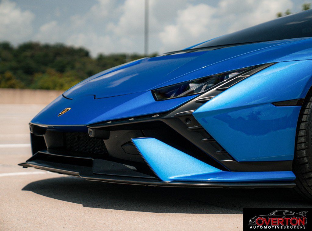 Used 2023 Lamborghini Huracan Tecnica RWD image 17