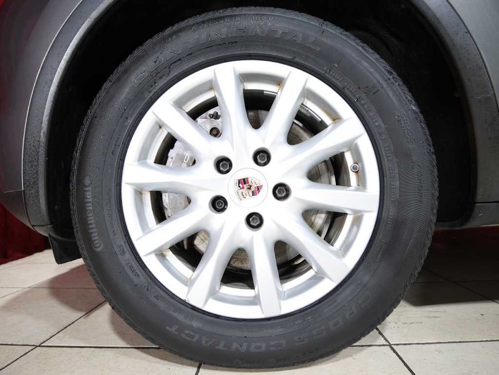 Used 2014 Porsche Cayenne AWD/4WD image 7