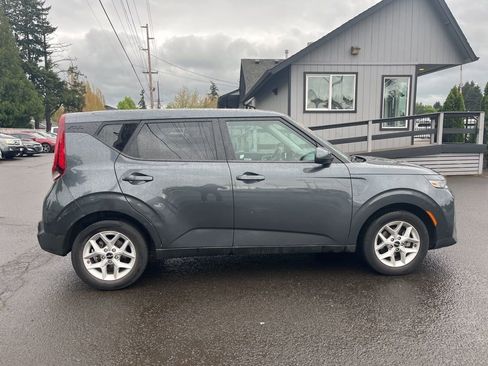 Used 2022 Kia Soul LX w/ Technology Package image 8