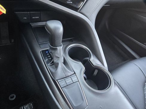 Used 2024 Toyota Camry SE FWD image 14