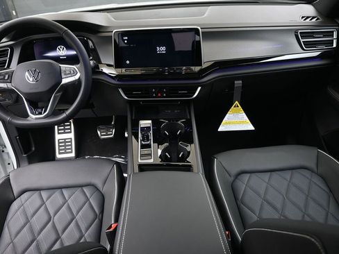 Used 2025 Volkswagen Atlas Cross Sport SEL Premium R-Line image 17