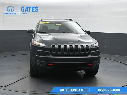 Used 2017 Jeep Cherokee Trailhawk w/ Comfort/Convenience Group image 5