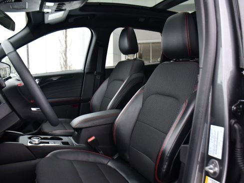 Used 2023 Ford Escape ST-Line image 13