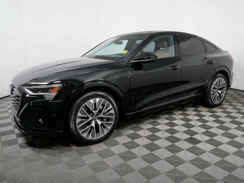 Certified 2024 Audi Q8 e-tron Prestige image 29