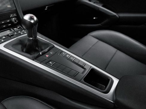 Used 2024 Porsche 718 Cayman image 23