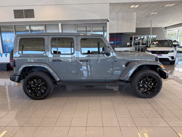 Used 2021 Jeep Wrangler Unlimited Sahara w/ Cold Weather Group AWD/4WD image 2