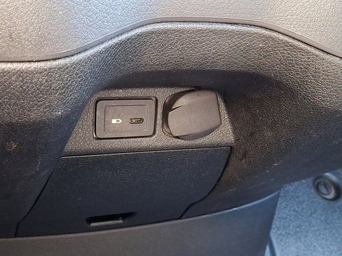 Used 2020 Mercedes-Benz Sprinter 144 Cargo image 22