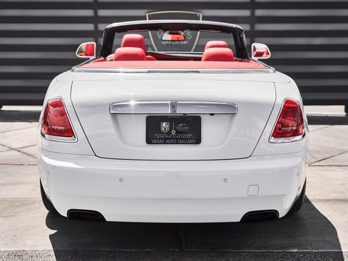 Used 2018 Rolls-Royce Dawn RWD image 17