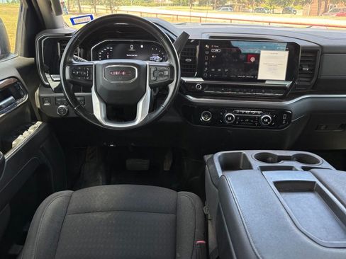 Used 2023 GMC Sierra 1500 Elevation w/ X31 Off-Road Package AWD/4WD image 10