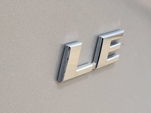Used 2024 Toyota RAV4 LE FWD image 7