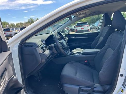 Used 2025 Toyota Camry LE FWD image 24