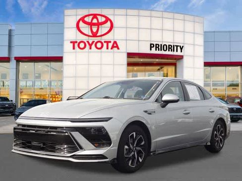 Used 2025 Hyundai Sonata SEL image 1