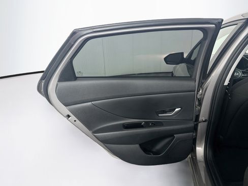 Used 2023 Hyundai Elantra SEL FWD image 25