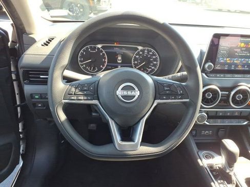 Used 2025 Nissan Sentra SV FWD image 7