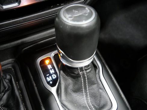 Used 2019 Jeep Wrangler Unlimited Sahara image 24