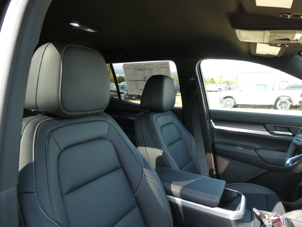 New 2027 GMC Terrain Elevation w/ Elevation Premium Package AWD/4WD image 10