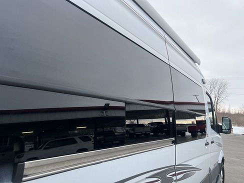 Used 2008 Dodge Sprinter 2500 w/ Trailer Tow Group image 44