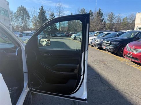 Used 2019 Chevrolet Suburban LT image 64