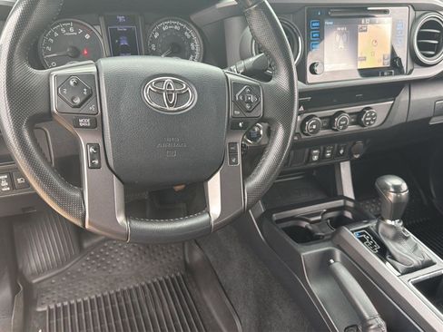 Used 2019 Toyota Tacoma TRD Sport image 15