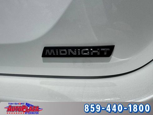 Used 2025 Nissan Sentra SR w/ Midnight Edition FWD image 18