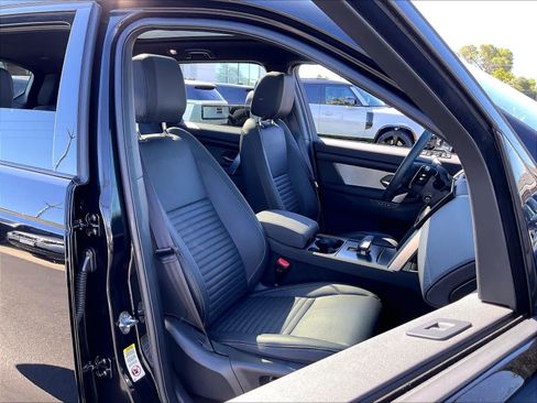 Used 2025 Land Rover Discovery Sport Dynamic SE AWD/4WD image 9