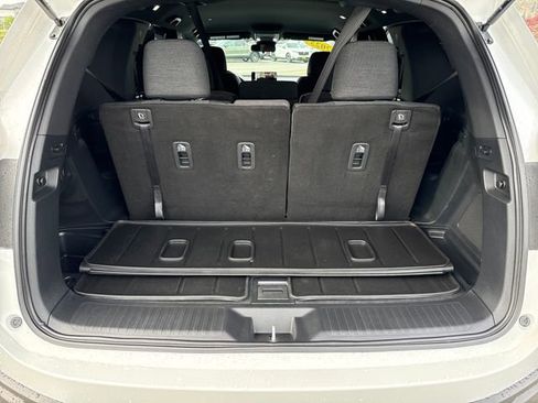 Used 2025 Honda Pilot Sport image 13