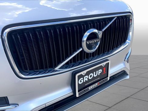 Used 2017 Volvo XC90 T6 Momentum w/ Vision Package AWD/4WD image 30