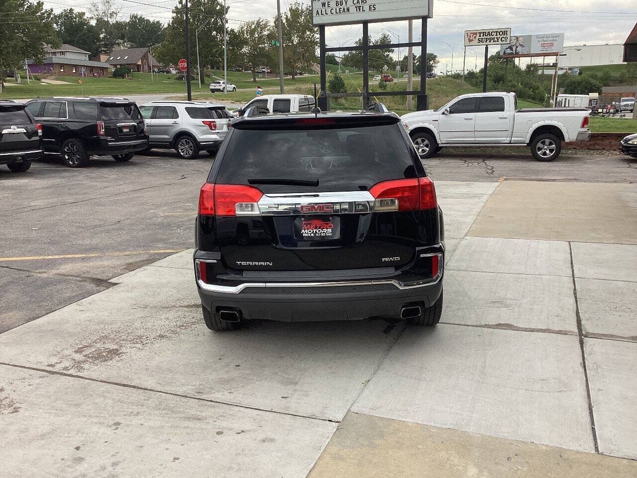 Used 2017 GMC Terrain SLT w/ Open Road Package AWD/4WD image 5