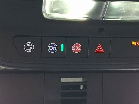 Used 2025 Chevrolet Traverse LT image 25