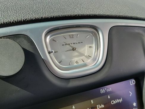 Used 2022 Chrysler 300 Touring L RWD image 35